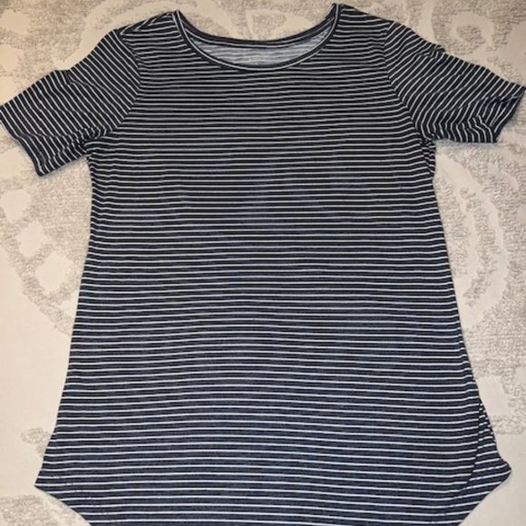 Super soft, striped tee, size small! - Picture 1 of 3